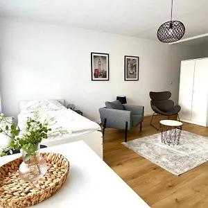 Schoene In Linden - 48qm, Moderne Kueche, Bad, Balkon, 4 Personen, Wifi Hannover