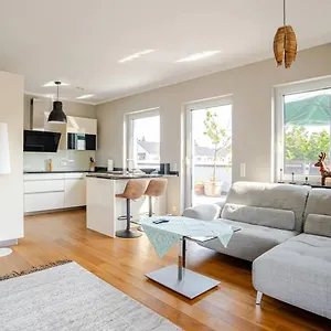 Luxurioese Mit Terrasse, Balkon Und Wasserbett - 24h Check-in Garbsen